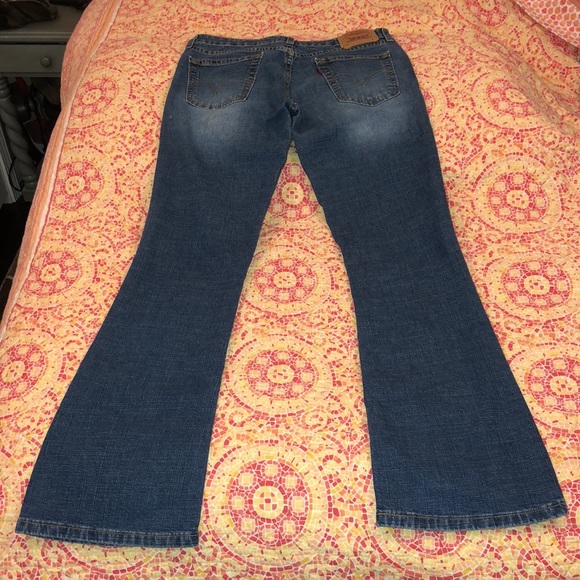 Women’s Levi’s Jeans 518 - Picture 9 of 13